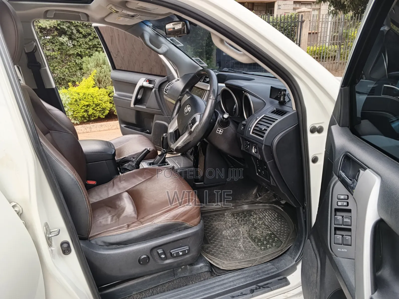 Toyota Land Cruiser Prado 2017 White