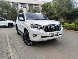 Toyota Land Cruiser Prado 2017 White