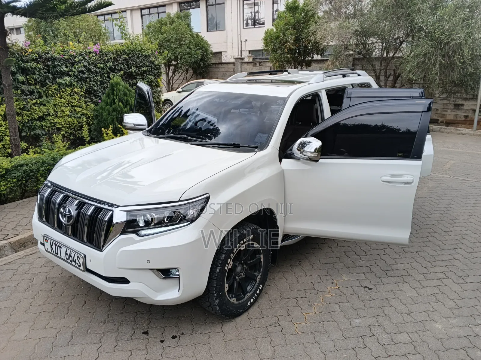 Toyota Land Cruiser Prado 2017 White