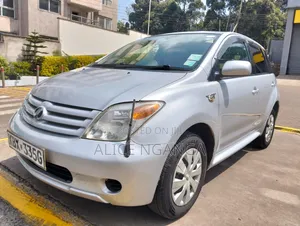 Toyota IST 2005 Silver