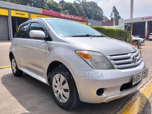 Toyota IST 2005 Silver