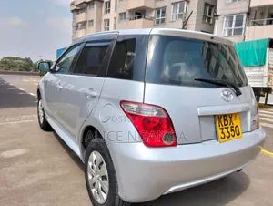 Toyota IST 2005 Silver