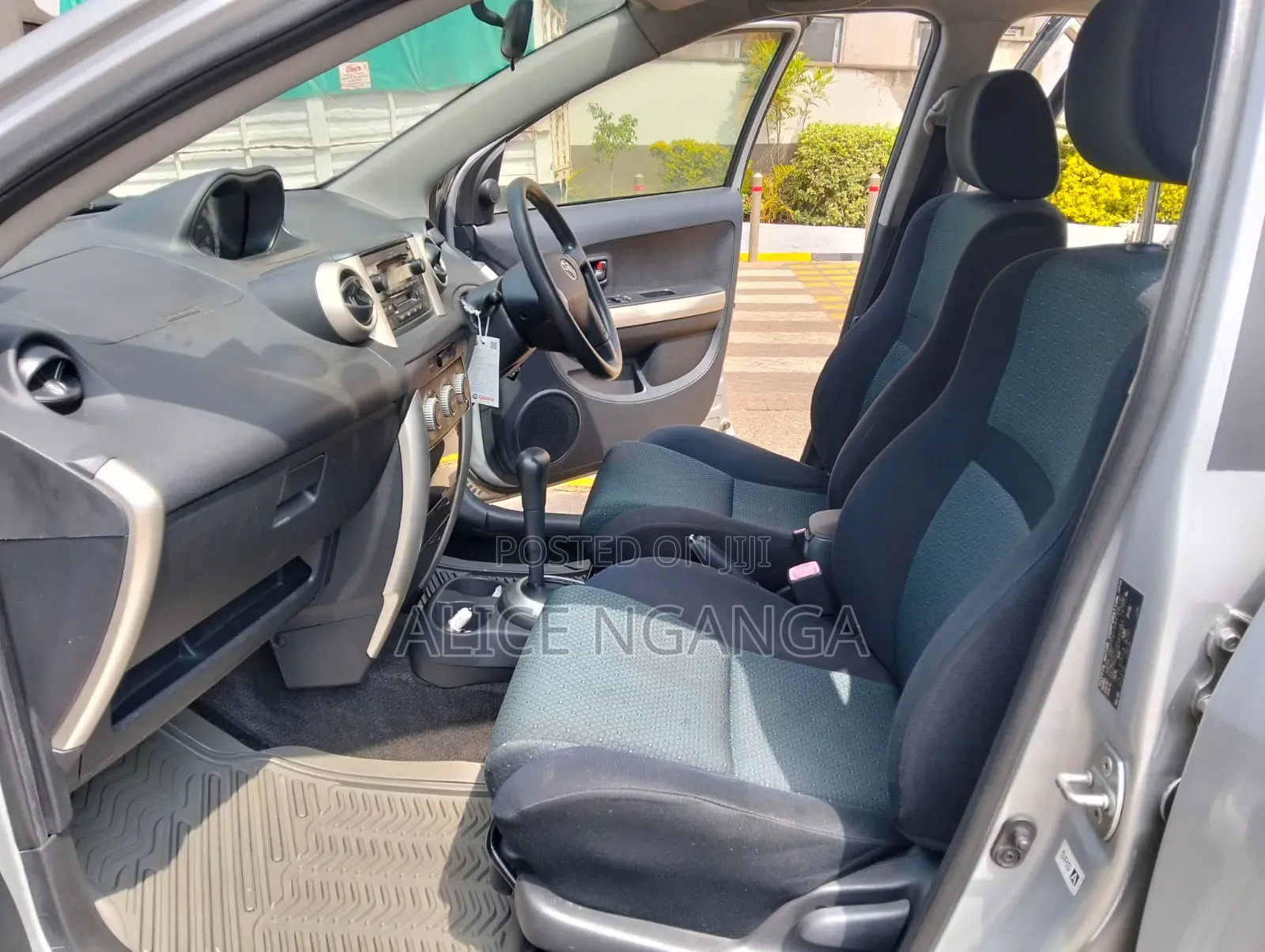 Toyota IST 2005 Silver