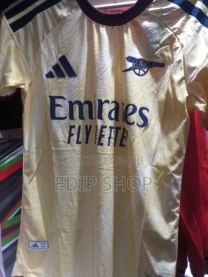Arsenal Yellow Jersey