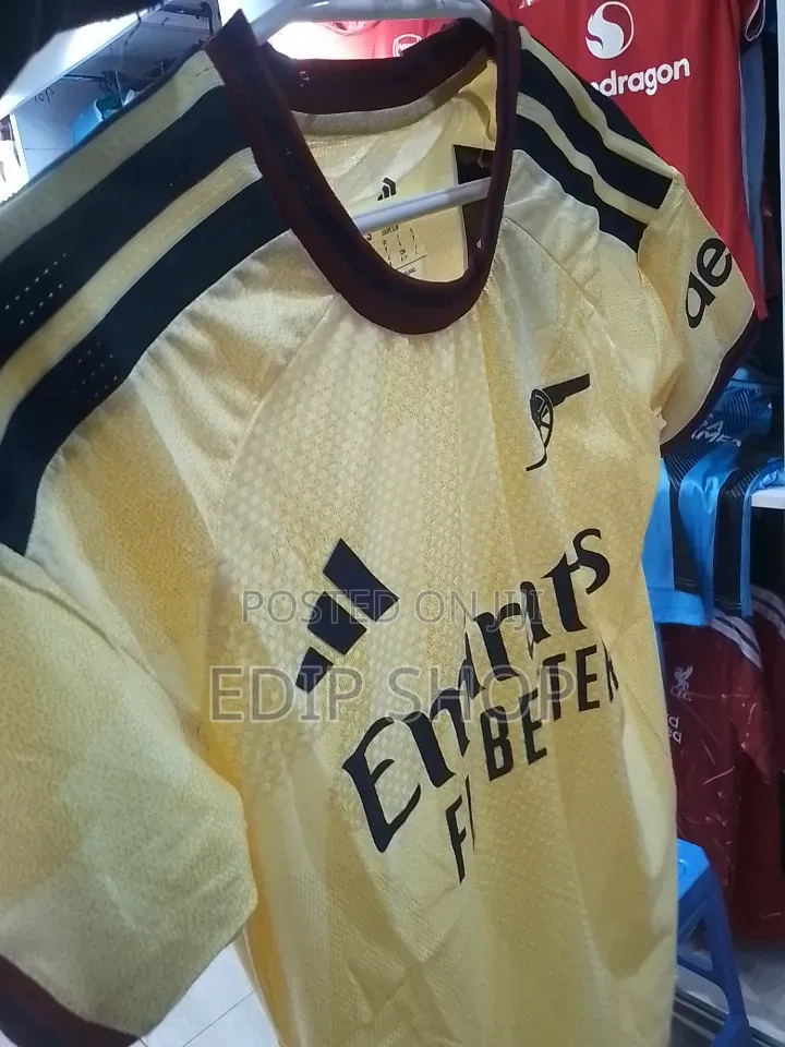 Arsenal Yellow Jersey