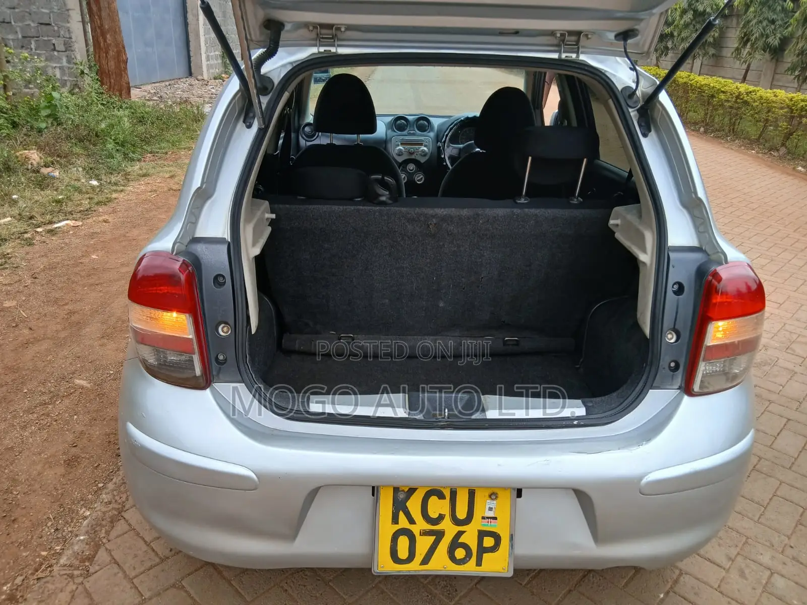 Nissan March 2012 Silver