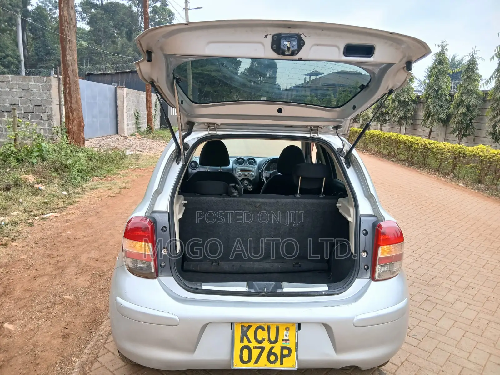 Nissan March 2012 Silver