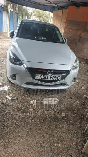Mazda Demio 2018 Silver