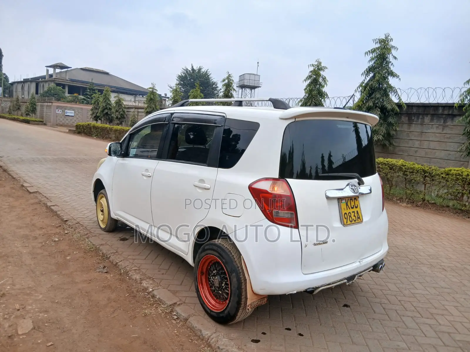 Toyota Ractis 2007 White