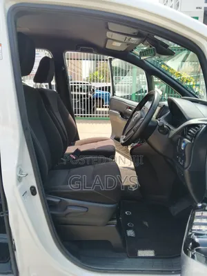 Toyota Noah 2019 Silver