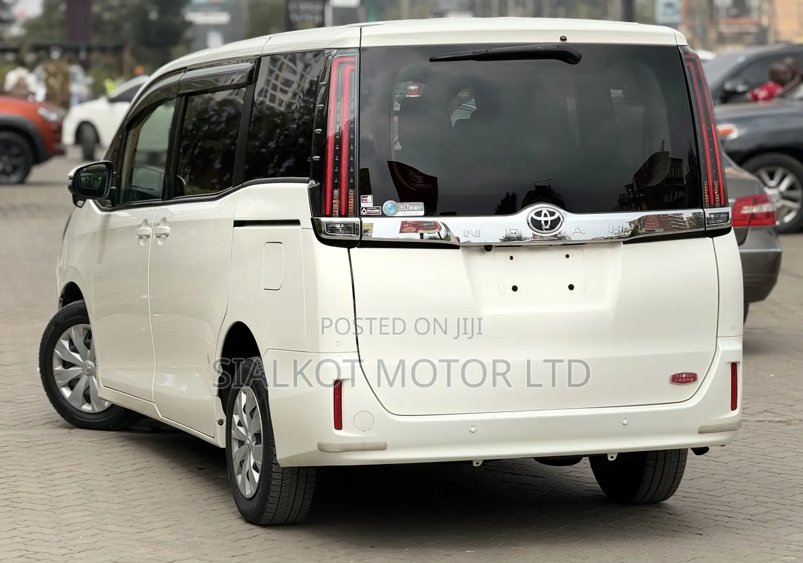 Toyota Noah 2.0 AWD (7 Seater) 2020 White