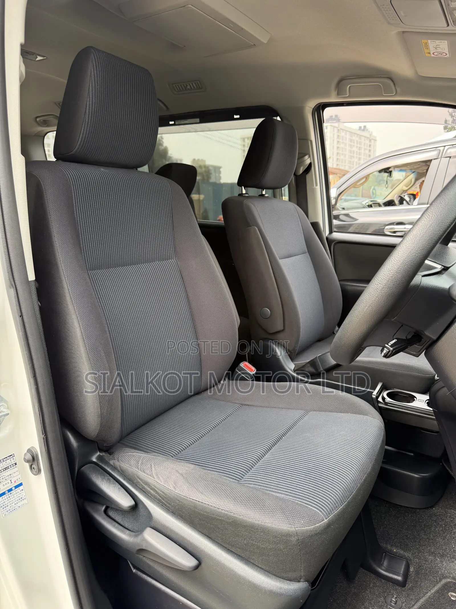 Toyota Noah 2.0 AWD (7 Seater) 2020 White