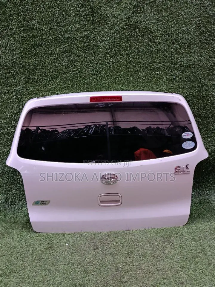 Tail Gate/Boot Daihatsu Mira E:s La300s 2012