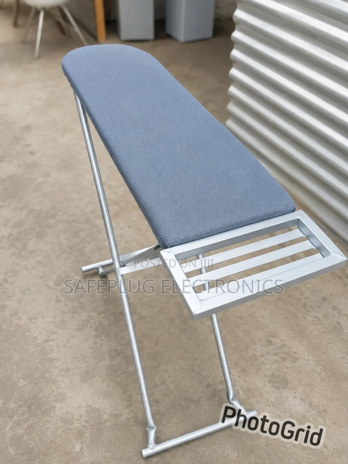 Ironing Board With Iron Tray – Stable, Foldable Space Saving
