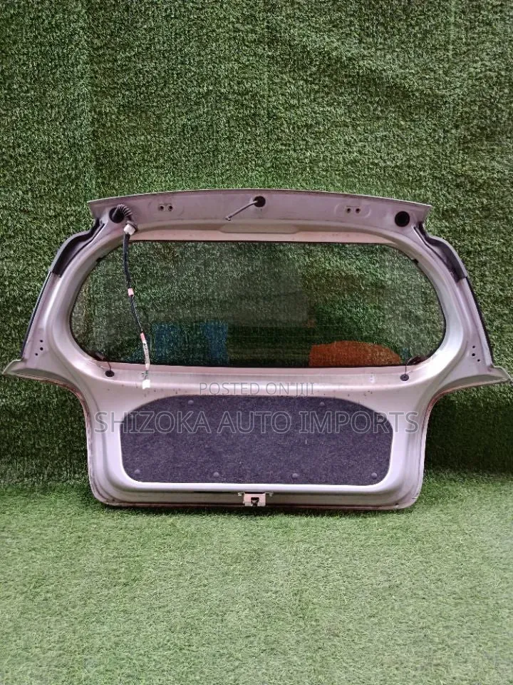Tail Gate/Boot Toyota Vitz Scp10 2001