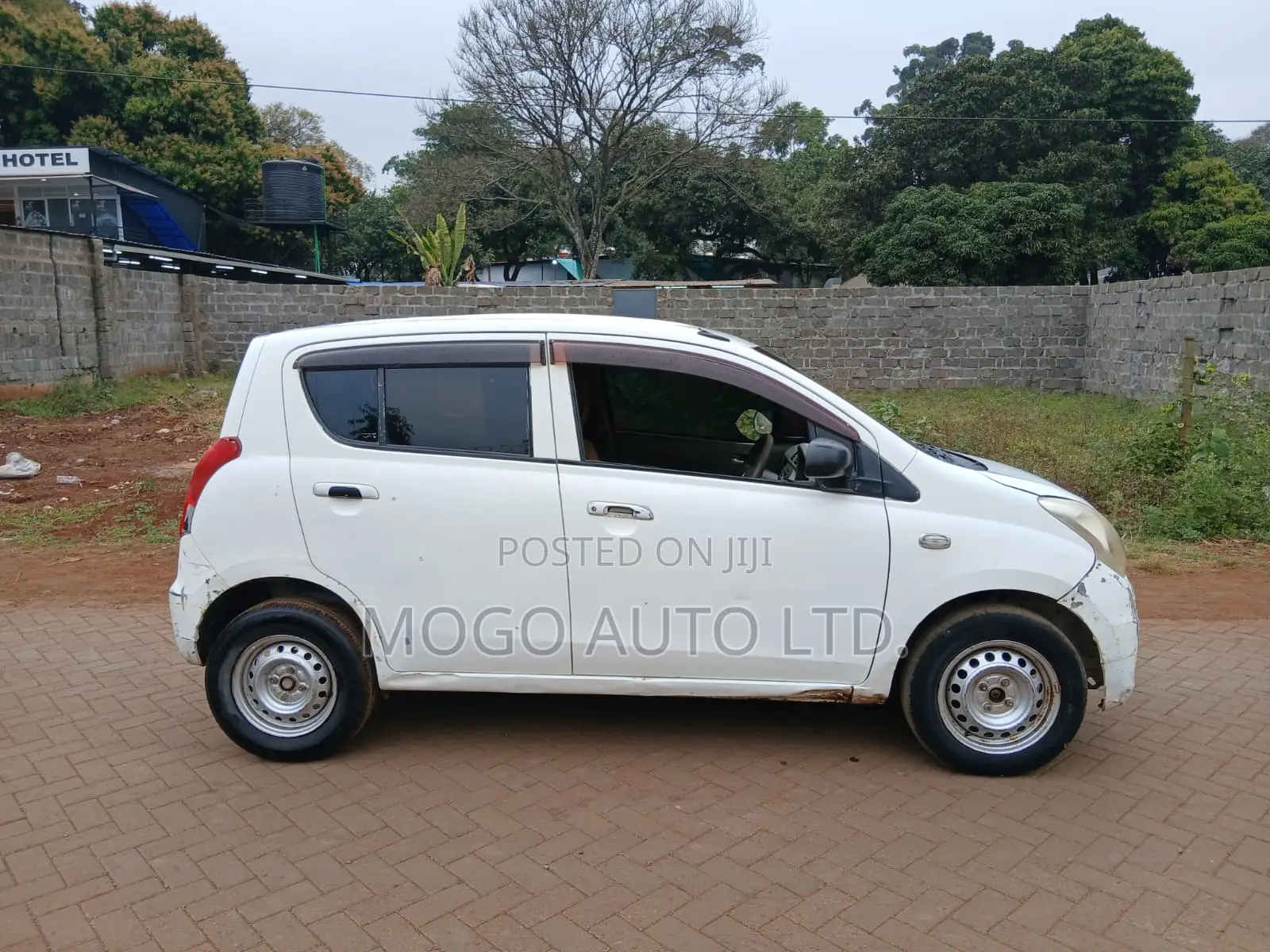 Suzuki Alto 2014 White