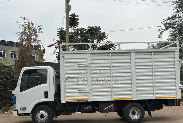 Isuzu NMR Lorry - thumbnail 6