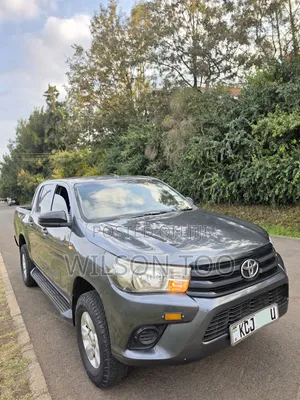Toyota Hilux 2016 Gray