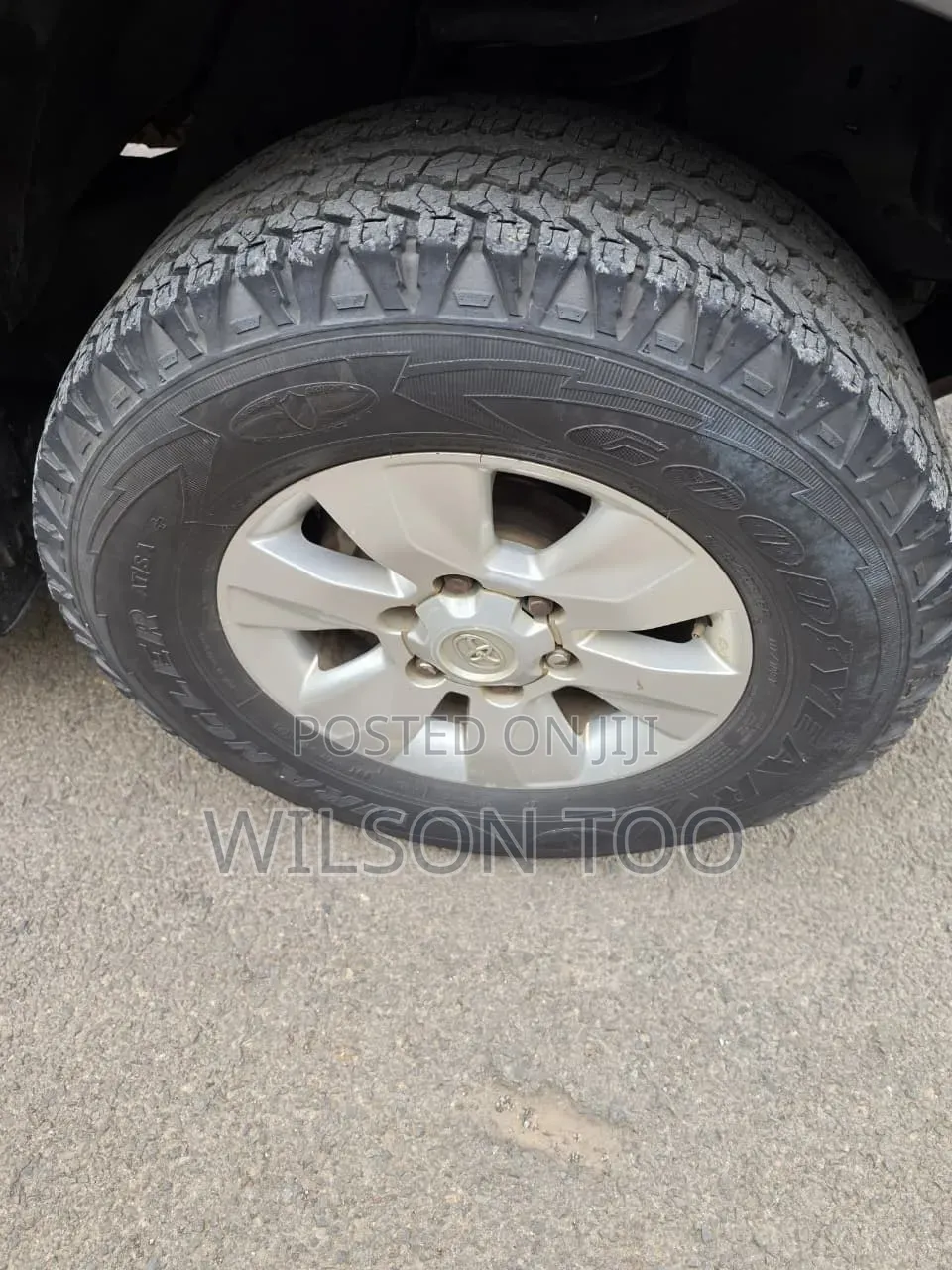 Toyota Hilux 2016 Gray