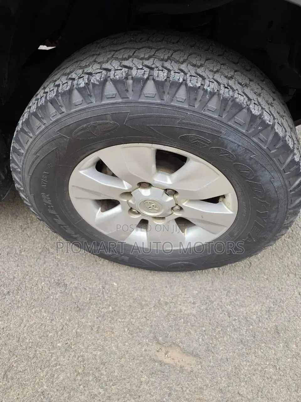 Toyota Hilux 2016 Gray