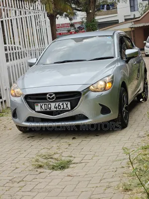 Mazda Demio 2017 Silver