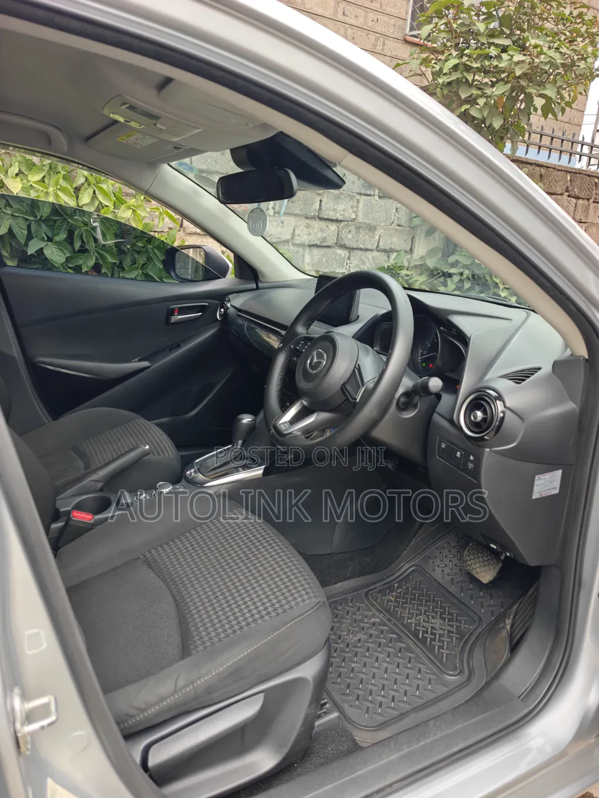 Mazda Demio 2017 Silver