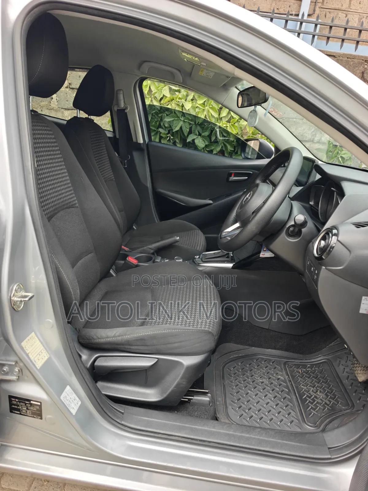 Mazda Demio 2017 Silver