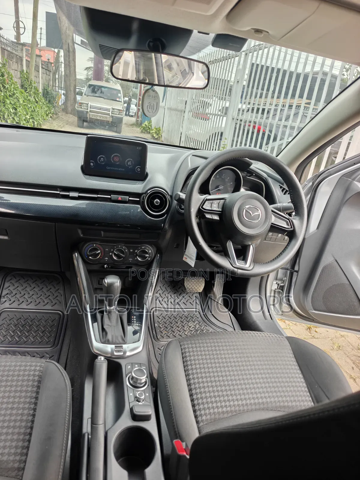 Mazda Demio 2017 Silver