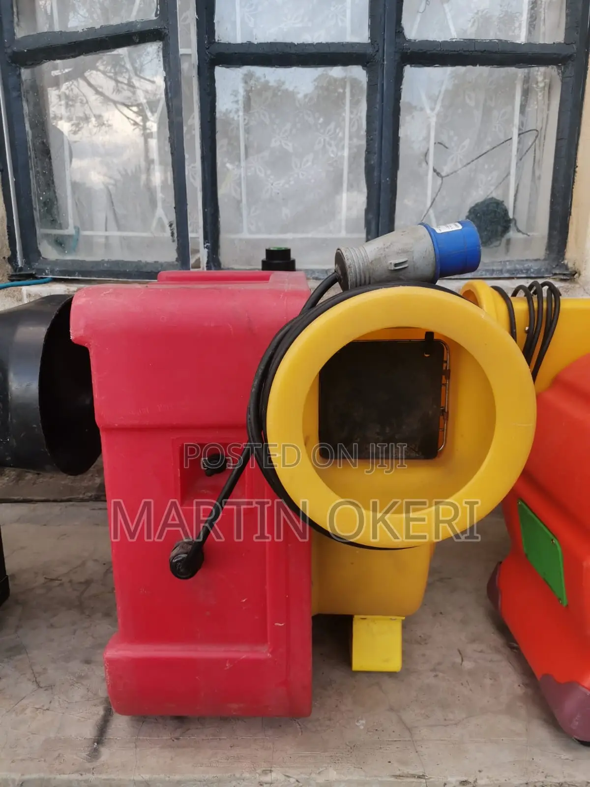 Blower Bouncing Castle