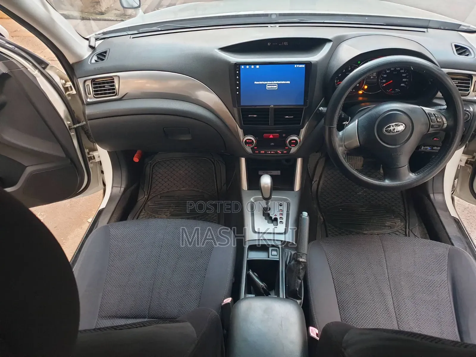Subaru Forester 2011 Pearl