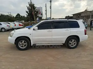 Toyota Kluger 2002 White