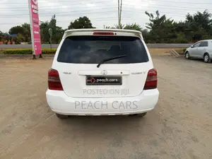 Toyota Kluger 2002 White