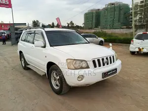 Toyota Kluger 2002 White