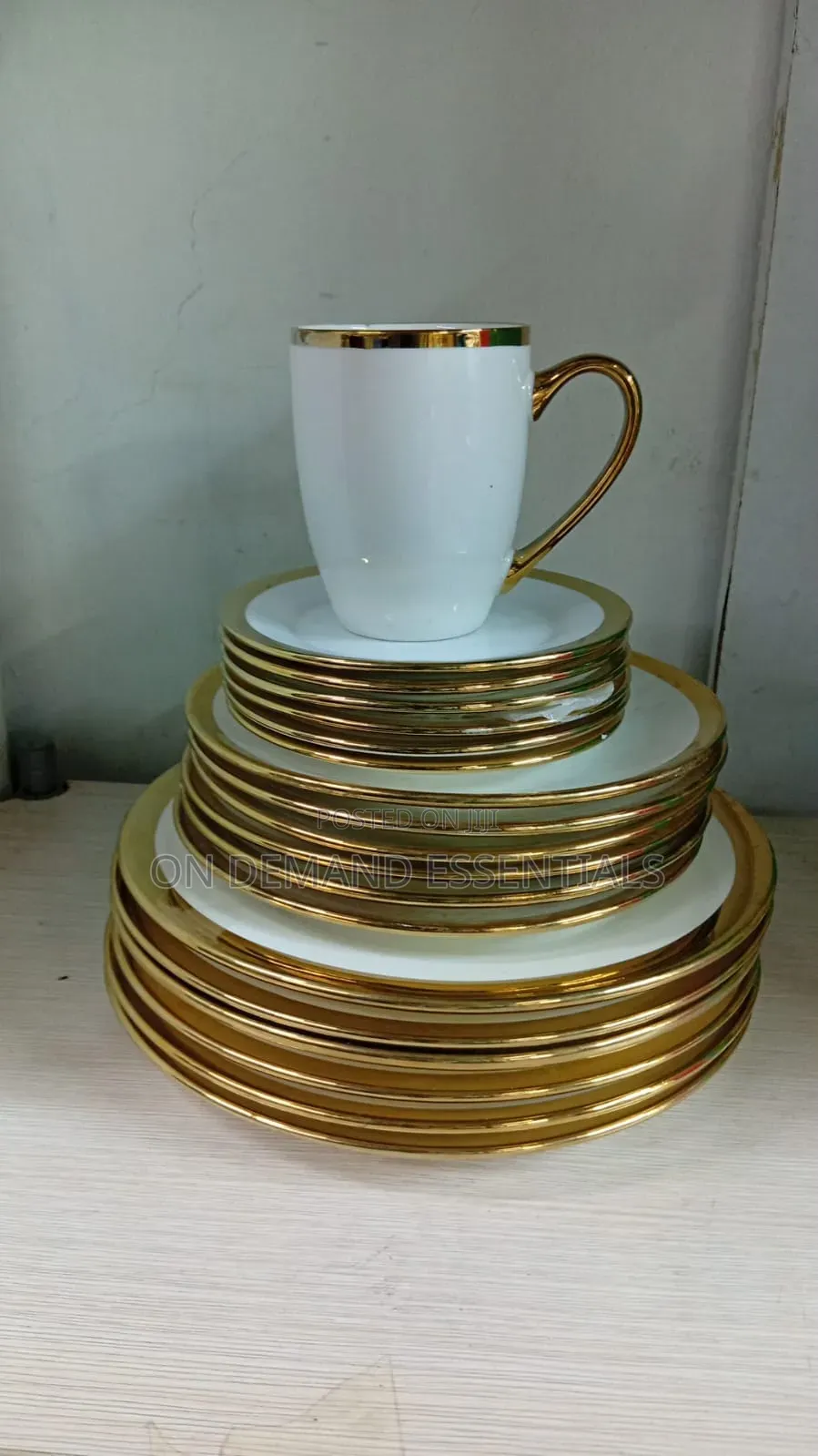 24pcs Gold Ring Dinner Set