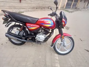 New Bajaj Boxer 125 2024 Red