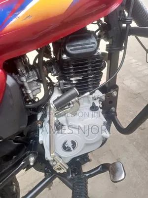 New Bajaj Boxer 125 2024 Red