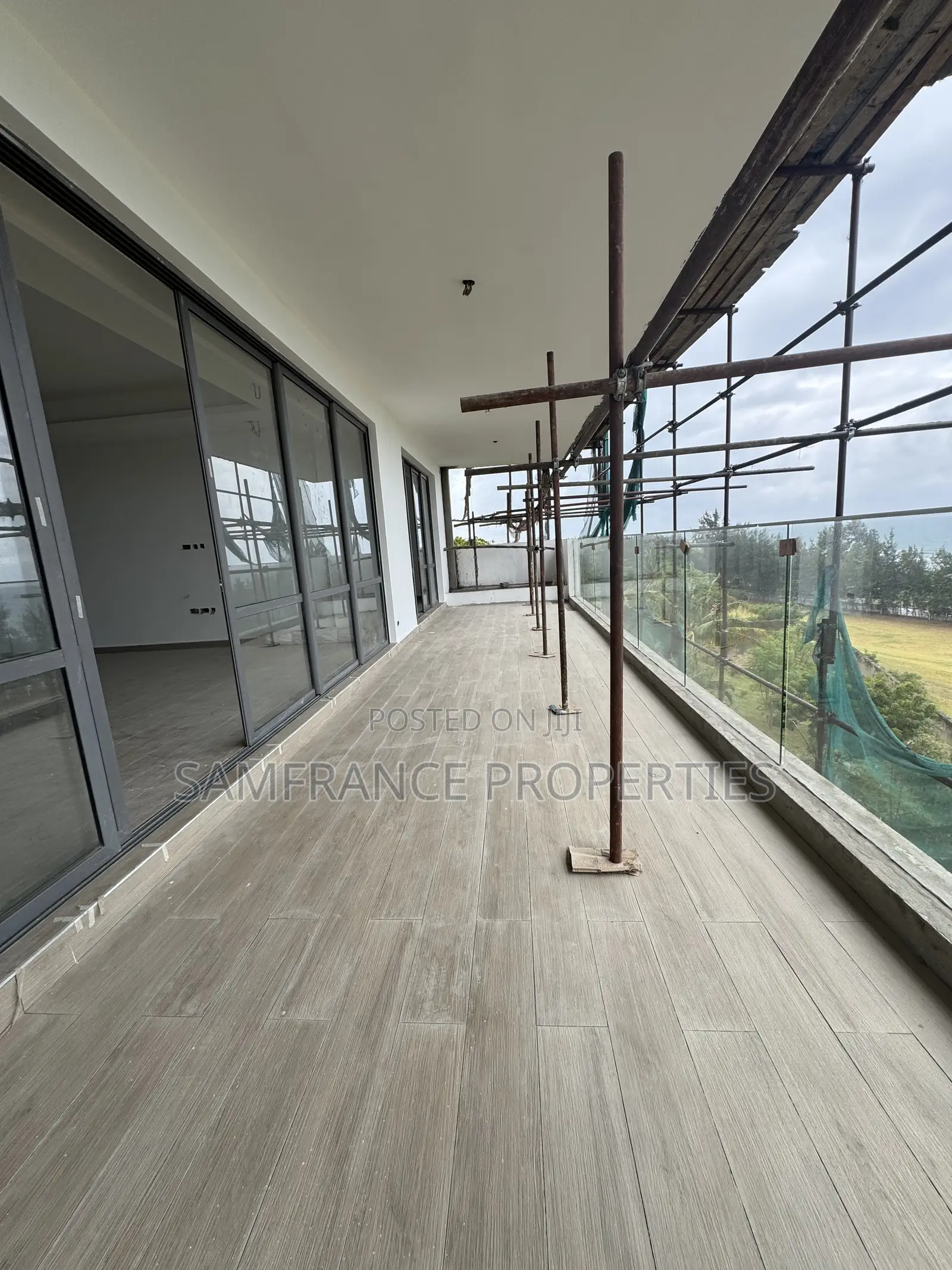 4bdrm Apartment in Lagoon, Kizingo for sale