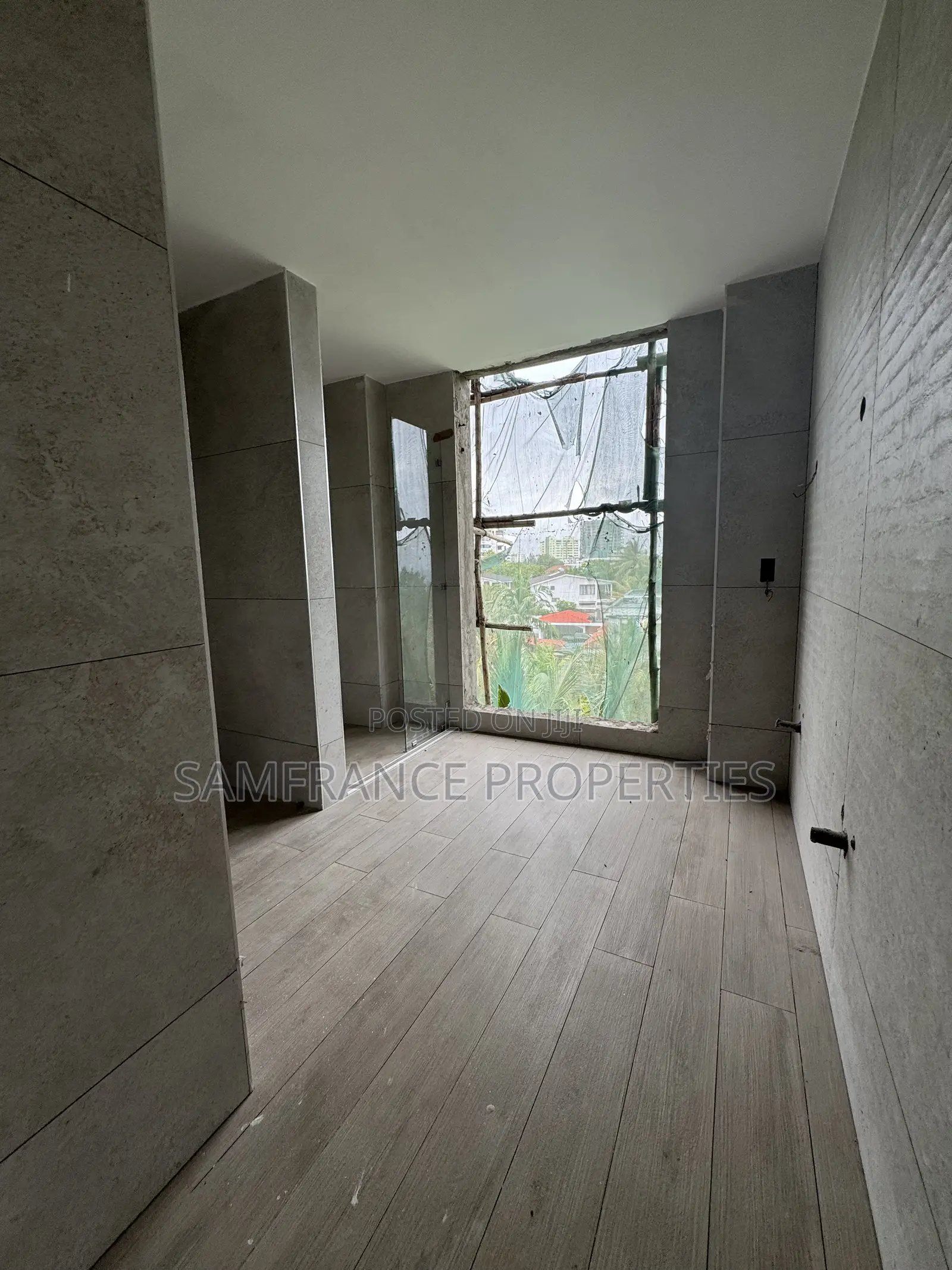4bdrm Apartment in Lagoon, Kizingo for sale