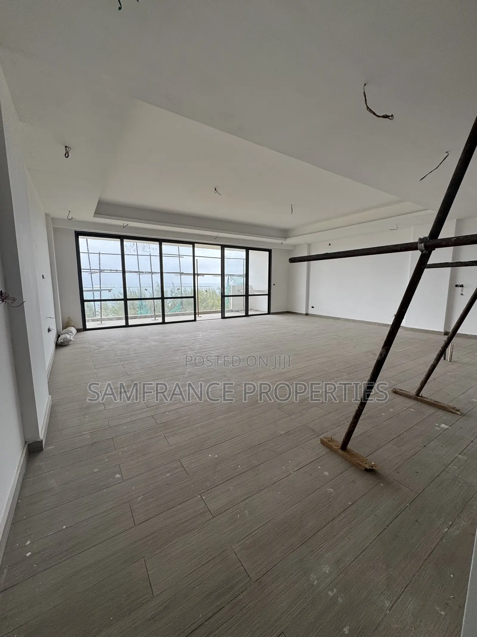 4bdrm Apartment in Lagoon, Kizingo for sale