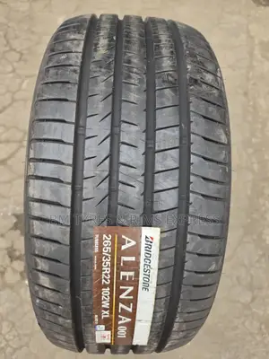 265 /35 R22 BRIDGESTONE TIRES (Japan)