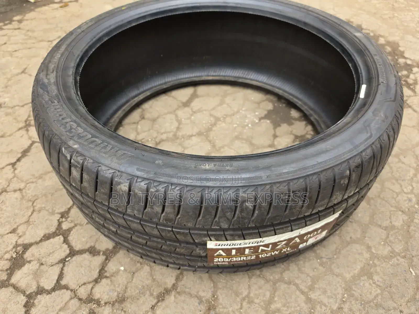 265 /35 R22 BRIDGESTONE TIRES (Japan)