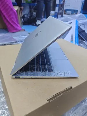 Laptop HP EliteBook 830 G8 16GB Intel Core i7 SSD 512GB