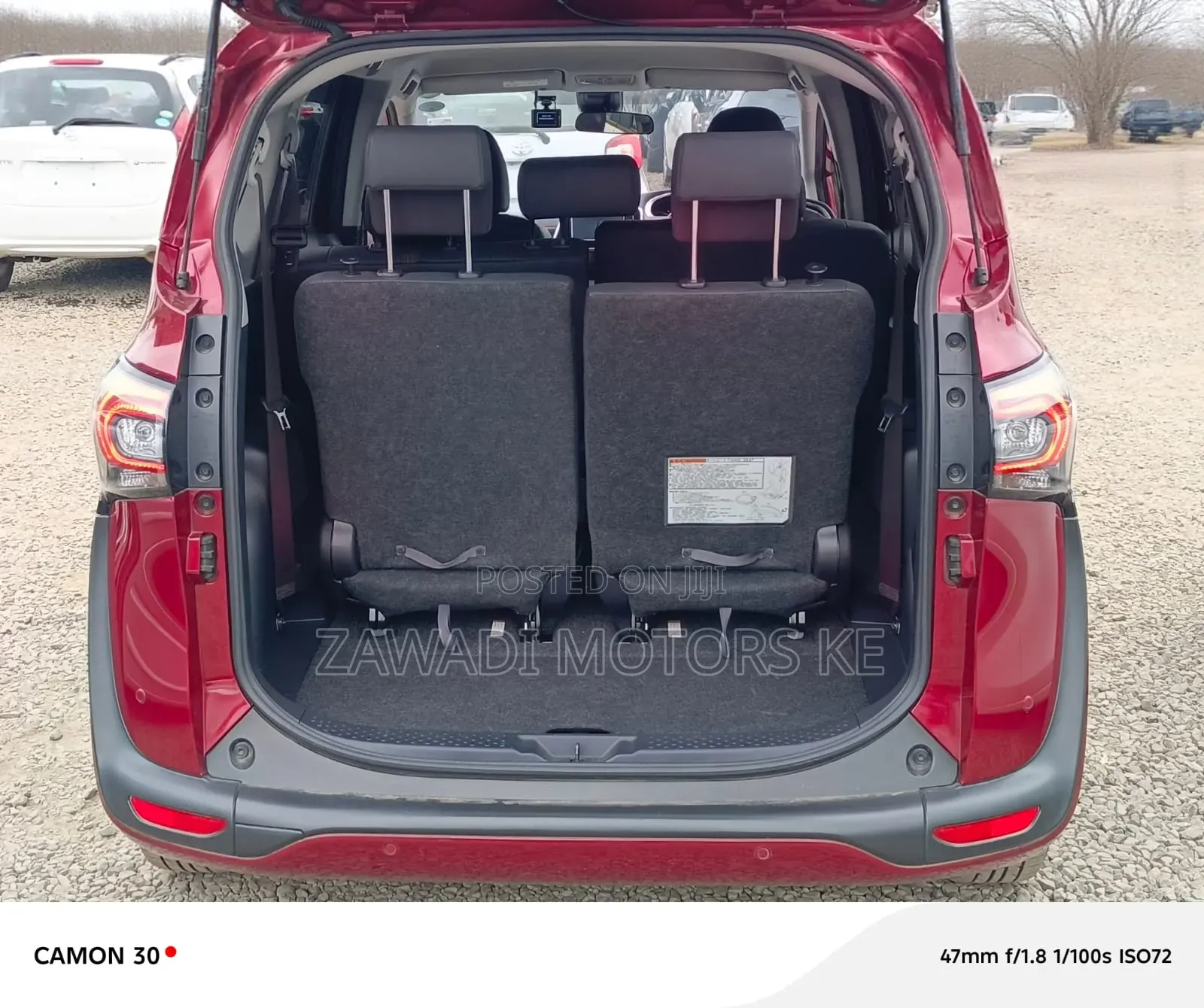 Toyota Sienta 2019 Red