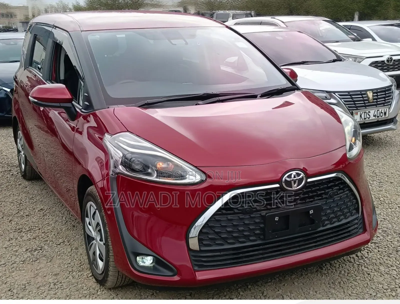 Toyota Sienta 2019 Red