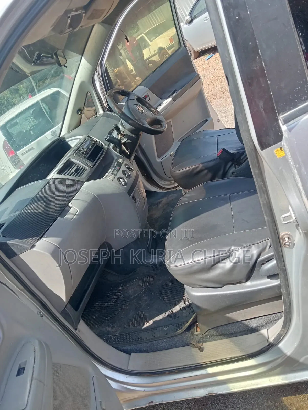 Toyota Noah 2004 Silver
