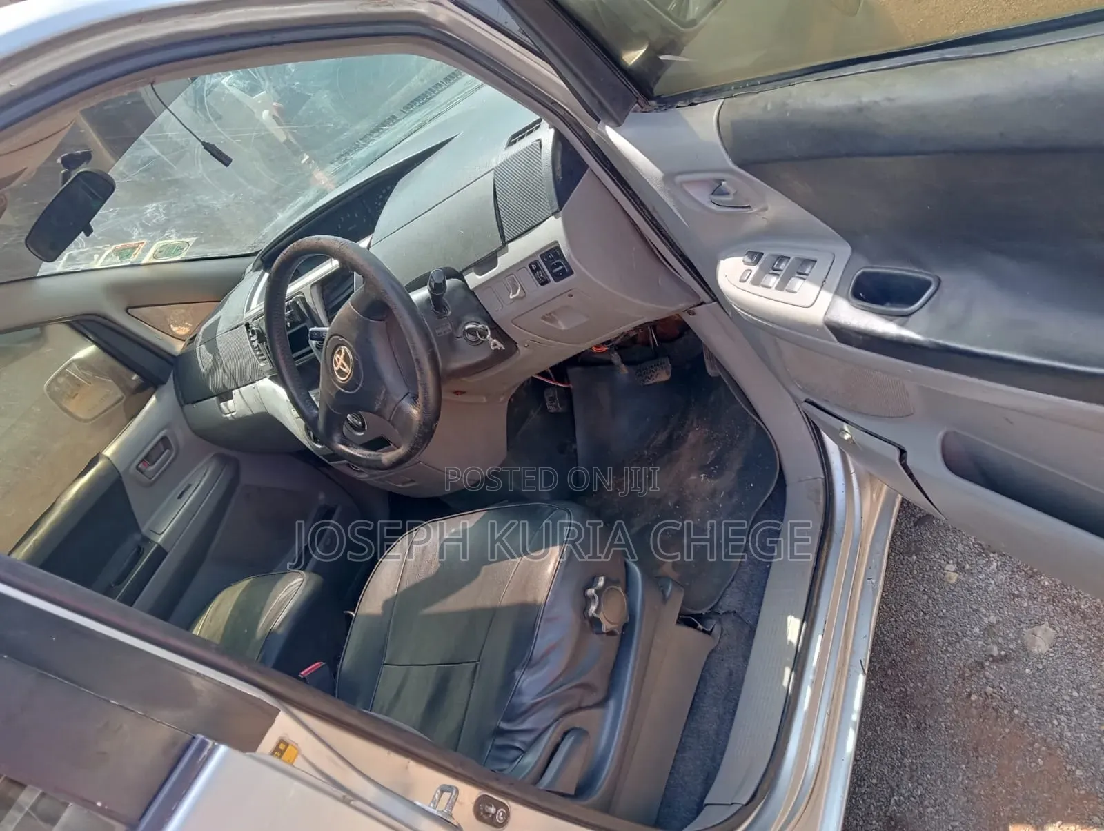 Toyota Noah 2004 Silver
