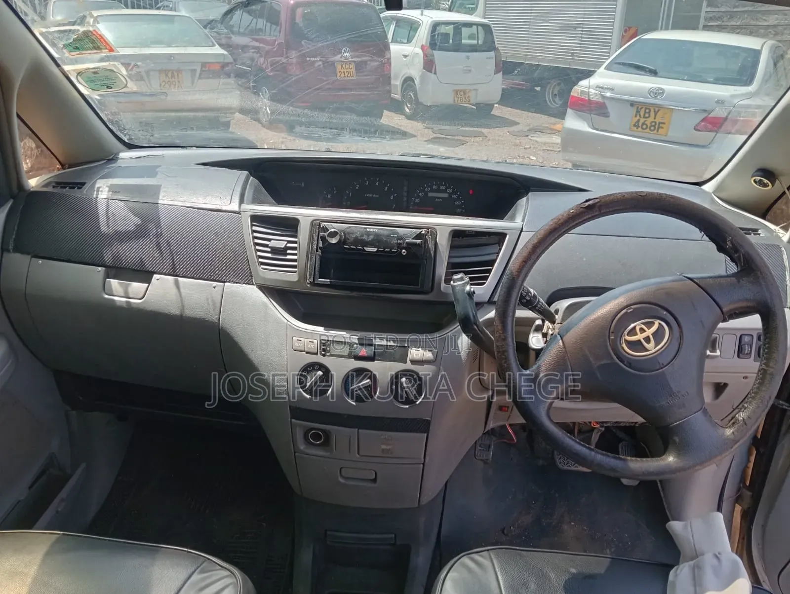 Toyota Noah 2004 Silver