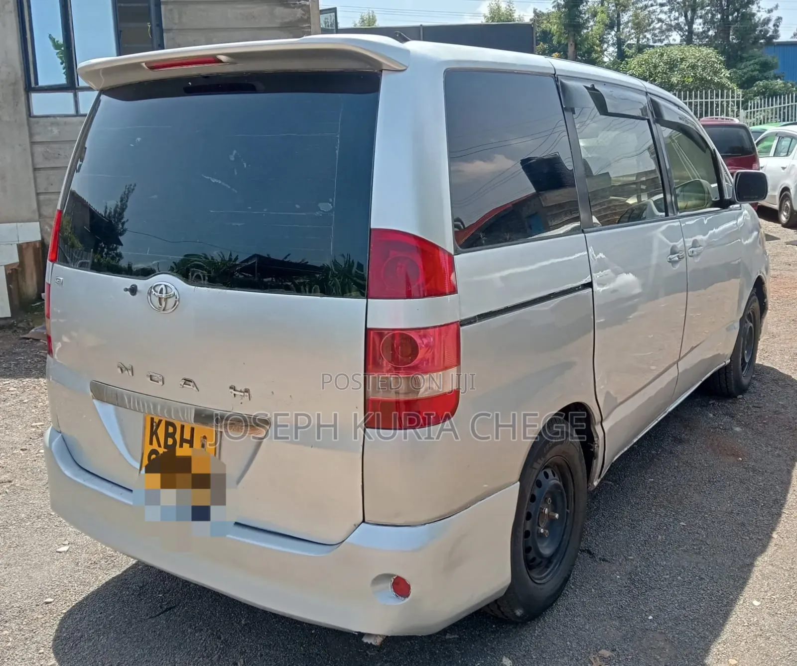 Toyota Noah 2004 Silver