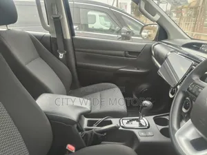 Toyota Hilux 2019 Black