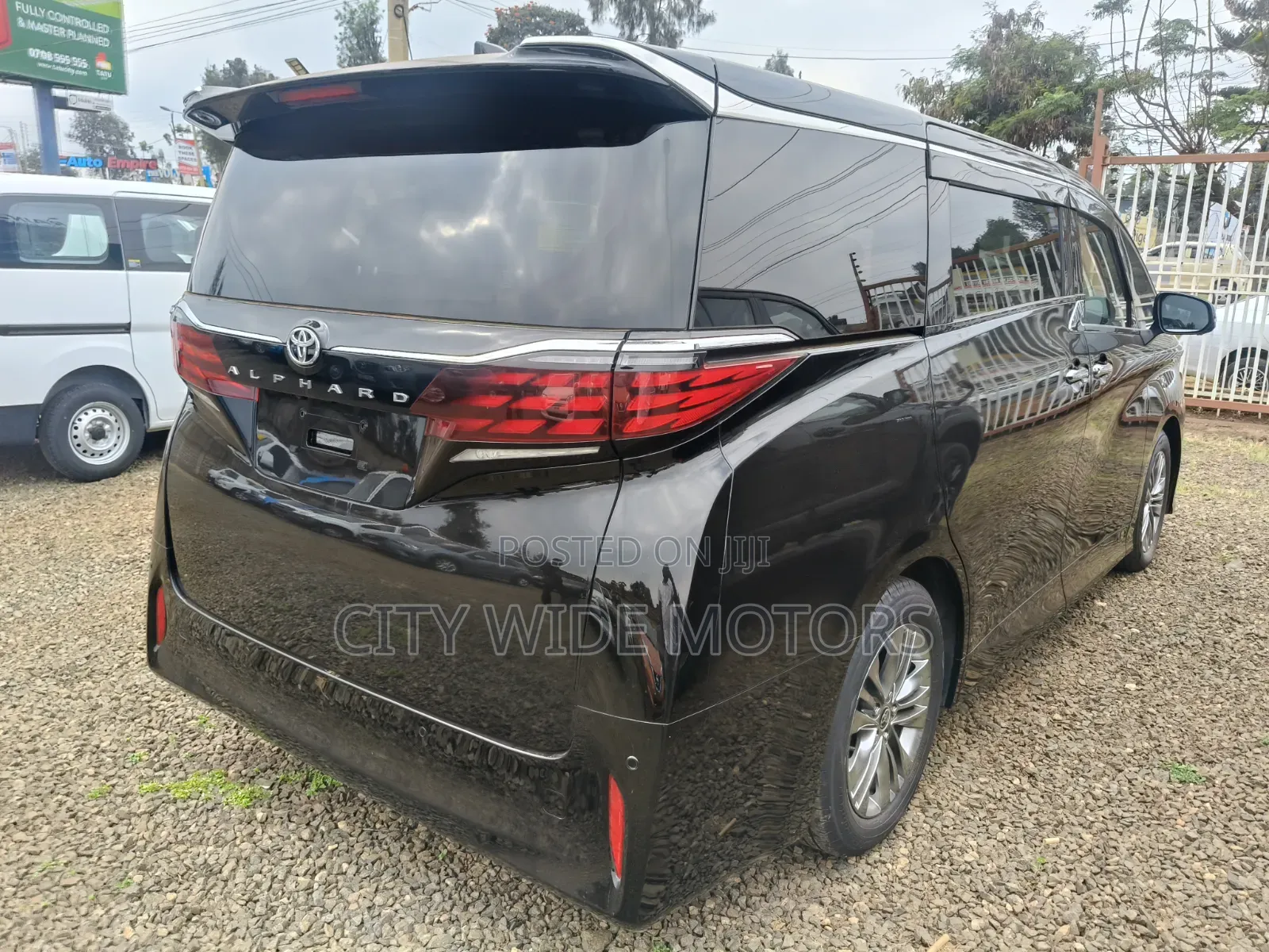 Toyota Vellfire 2025 Black